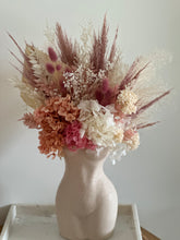 Load image into Gallery viewer, Body vase